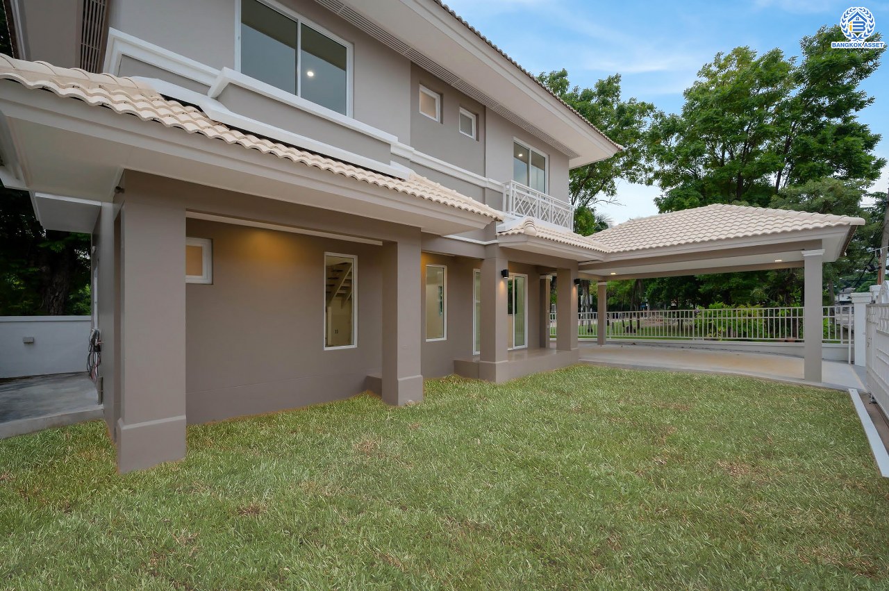 บ้านมือสองตกแต่งใหม่ โครงการ ชัยพฤกษ์ บางบัวทอง จากแบรนด์ LH หลังใหญ่กว่า 62.6 ตร.ว. ฟังก์ชัน 3 ห้องนอน 2 ห้องน้ำ จอดรถได้ 2 คัน พร้อม Facilities ครบครัน บนทำเลเดินทางสะดวก ติดถนนบางกรวย-ไทรน้อย ใกล้เซ็นทรัลเวสต์เกต และรถไฟฟ้าสายสีม่วง "สถานีบางพลู"...